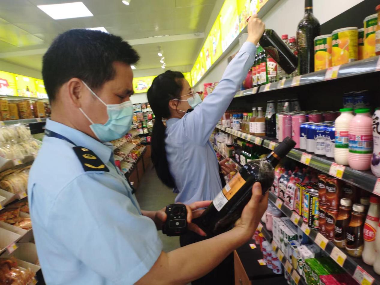 雁山區(qū)市場(chǎng)監(jiān)管局多措并舉，精準(zhǔn)施策穩(wěn)市場(chǎng)主體激活力——以酒類經(jīng)營(yíng)為例看成效